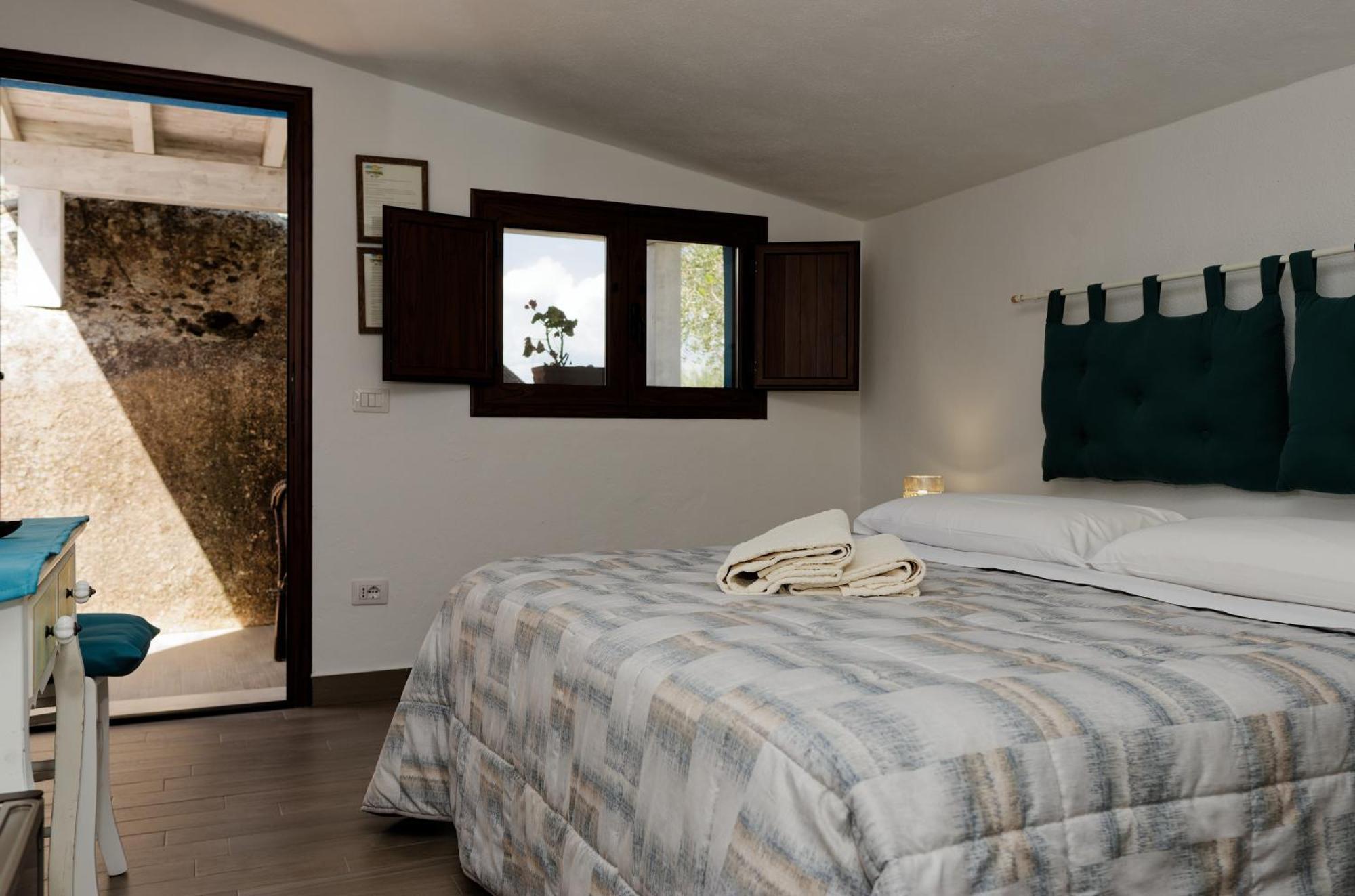 B&B Tiscali Доргали Екстериор снимка